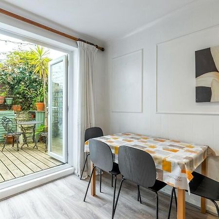 Lovely West London Entire Apartment Εξωτερικό φωτογραφία