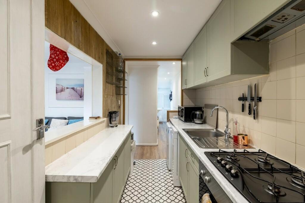 Lovely West London Entire Apartment Εξωτερικό φωτογραφία