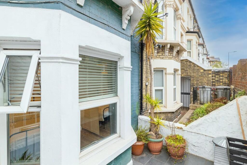 Lovely West London Entire Apartment Εξωτερικό φωτογραφία